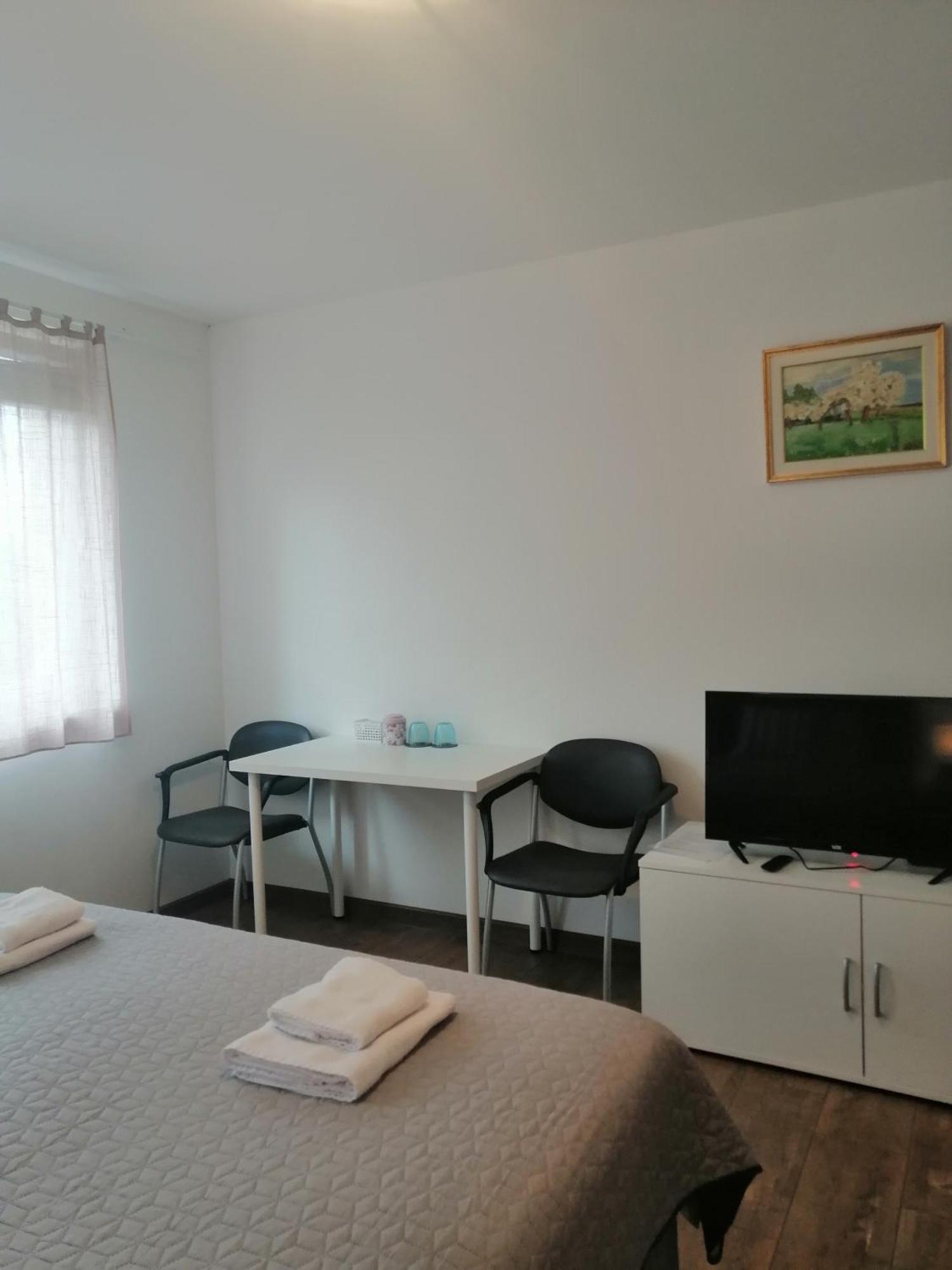 Sobe Pri Rozi Apartment Postojna Exterior photo